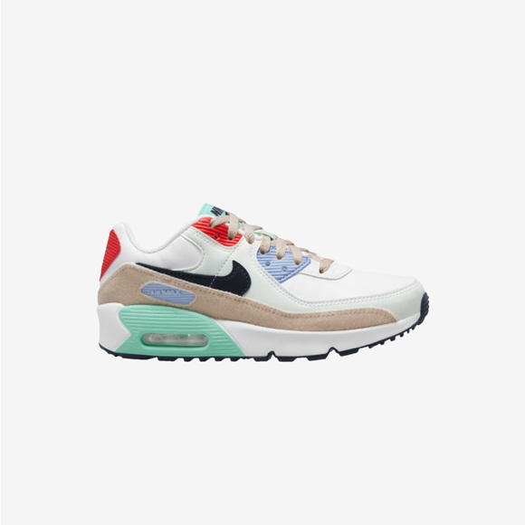 Nike Air Max 90 LTR SE
Boys' Grade School - Picture 2 of 7